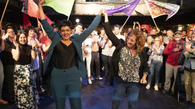 En imágenes: así está celebrando Bildu sus históricos resultados en la Jimmy Jazz de Vitoria