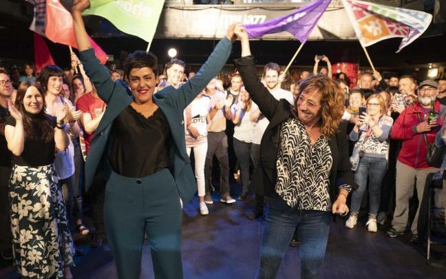 En imágenes: así está celebrando Bildu sus históricos resultados en la Jimmy Jazz de Vitoria