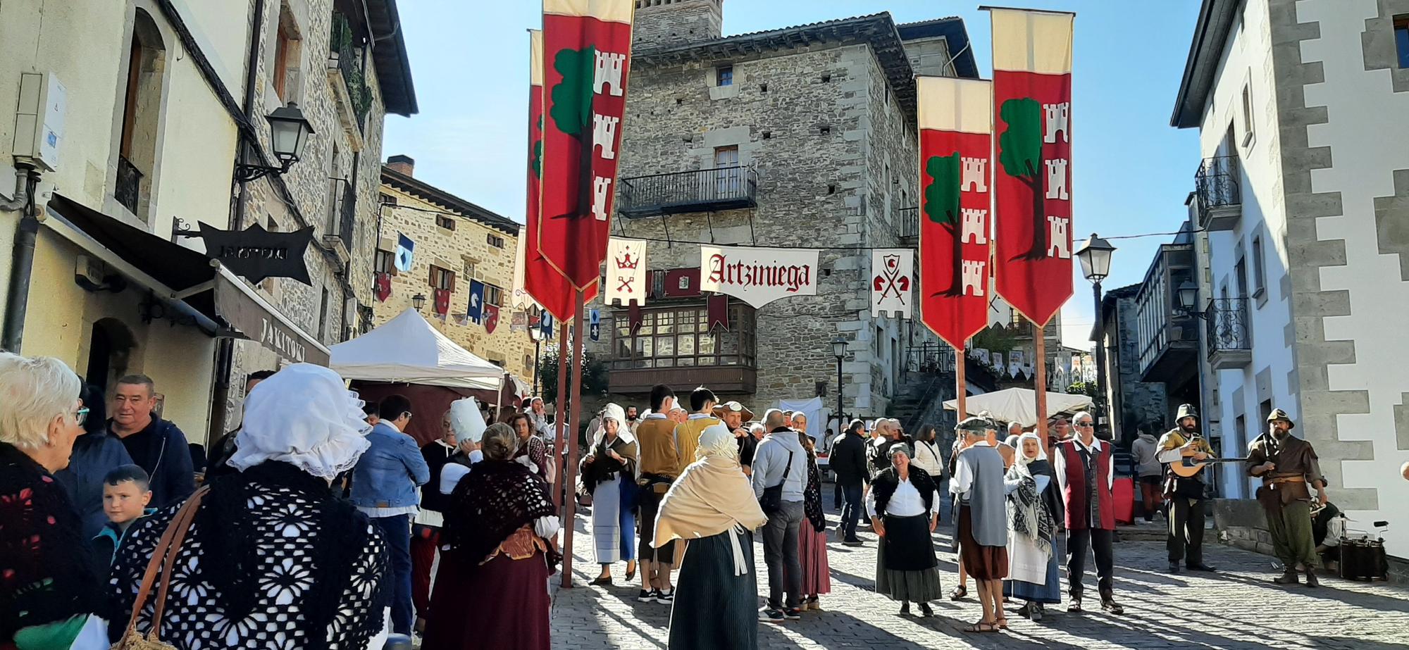Entrada al mercado medieval de Artziniega