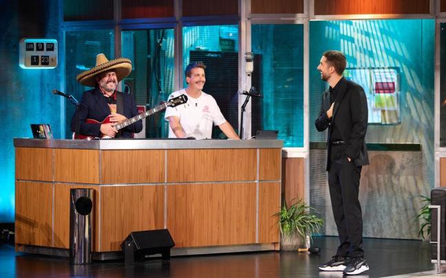 Broncano junto a Ricardo Castella y Grison en 'La Revuelta'.