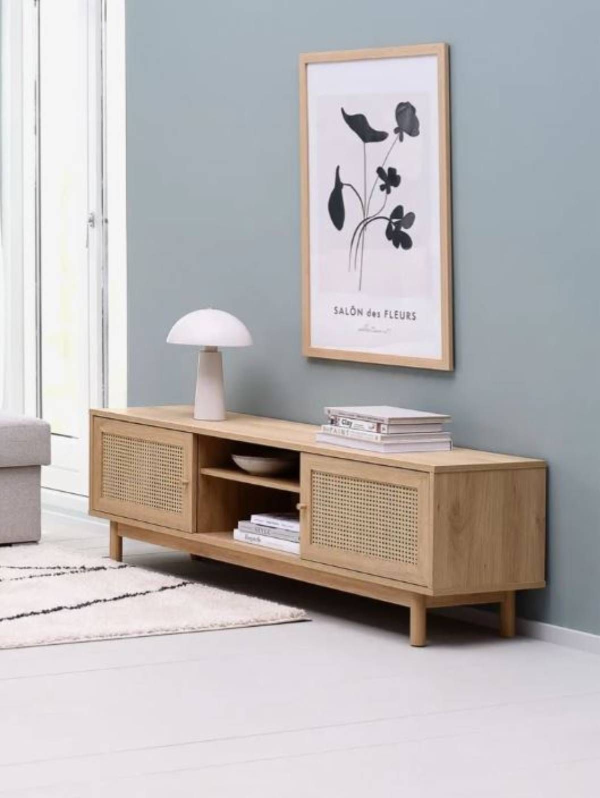 Mueble TV HALMSTAD 2 puertas correderas color roble cálido.
