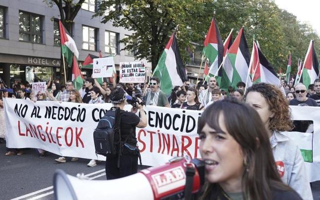 Manifestación en la Gran Vía de Bilbao en apoyo al pueblo palestino.