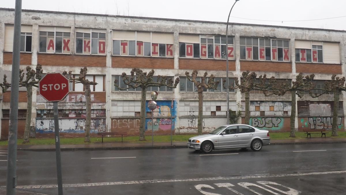 Fachada del edificio ocupado por Azkoitiko Gazte Asanblada para crear un gaztetxe.
