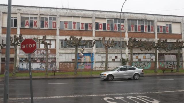 Fachada del edificio ocupado por Azkoitiko Gazte Asanblada para crear un gaztetxe.