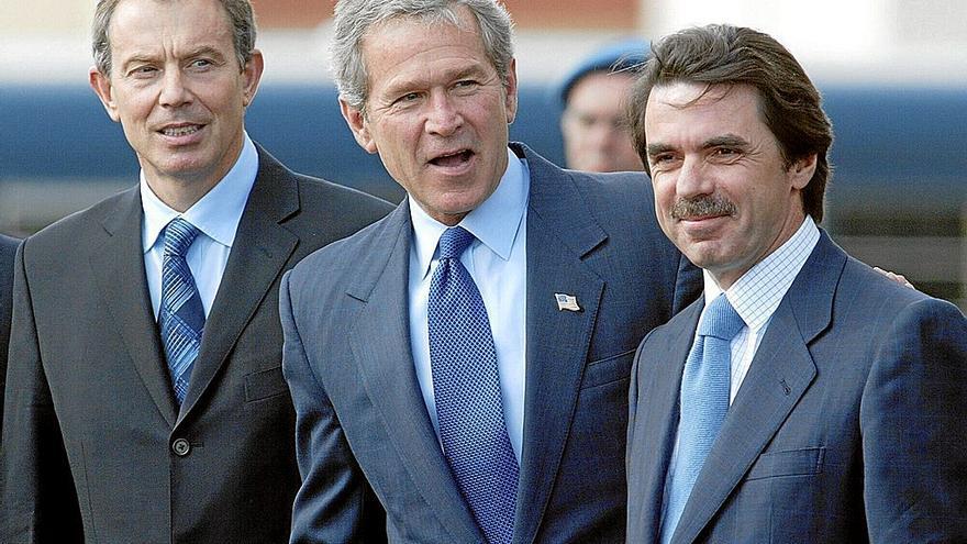 Tony Blair, George W. Bush y José María Aznar, en las Azores el 16 de marzo de 2003, donde acordaron la invasión de Irak. Foto: Efe | FOTO: EFE