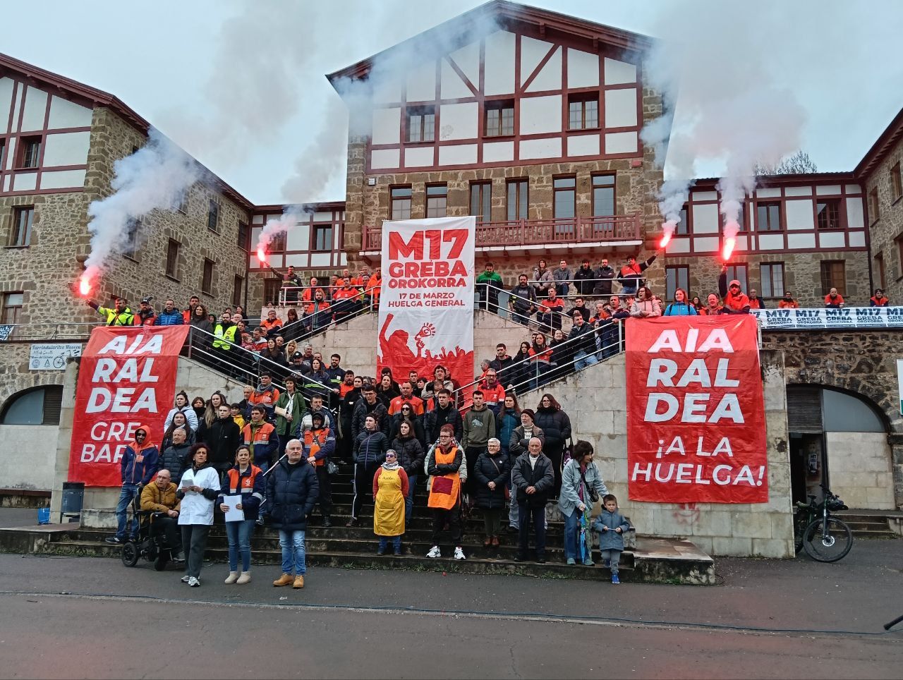 Llamada a la huelga general del 17M en Aiaraldea desde el Refor de Amurrio