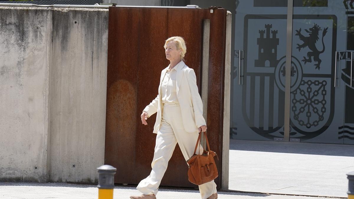 Ana Duato sale de la Audiencia de San Fernando de Henares, en una imagen de archivo.