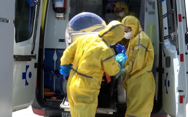 Traslado de un paciente con fiebre hemorrágica.