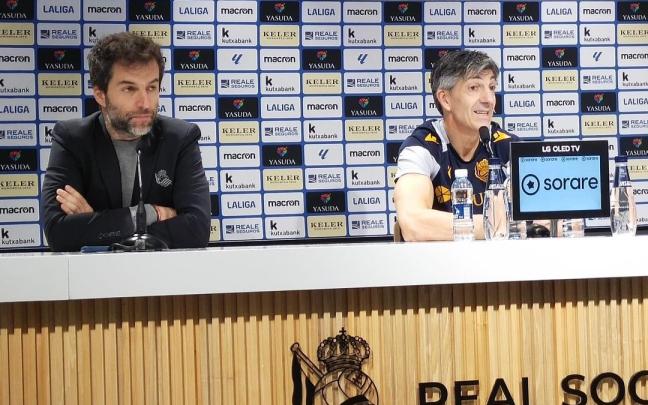 Imanol Alguacil y su jefe de prensa, en su comparecencia de este mediodía. / N.G.