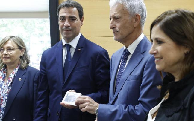 El lehendakari, Imanol Pradales, con el presidente del Tribunal Superior de Justicia del País Vasco, Iñaki Subijana, en la apertura del año judicial