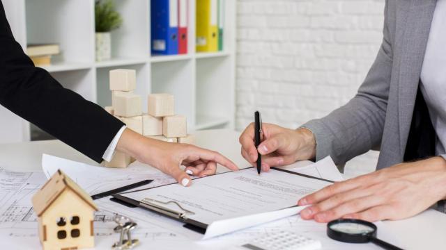 Un contrato de alquiler.