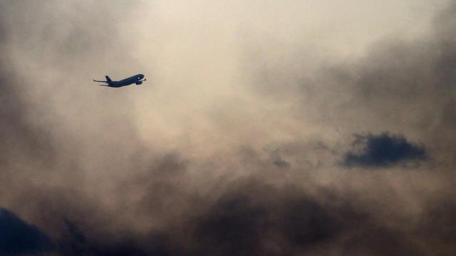 Israel anuncia un ataque contra el 'número dos' de Hezbolá en el sur de Beirut