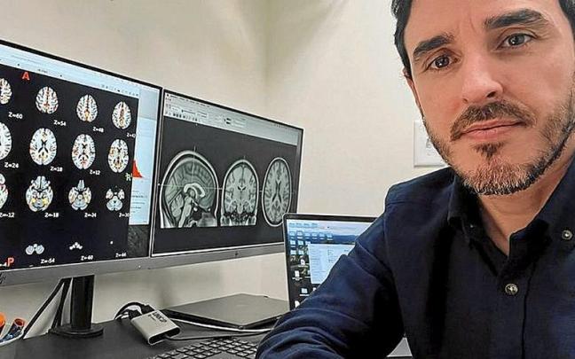 Ibai Diez, en una imagen de esta misma semana desde Boston, y Naiara García, el pasado jueves en la sede de Biobizkaia. | FOTO: JOSE MARI MARTÍNEZ