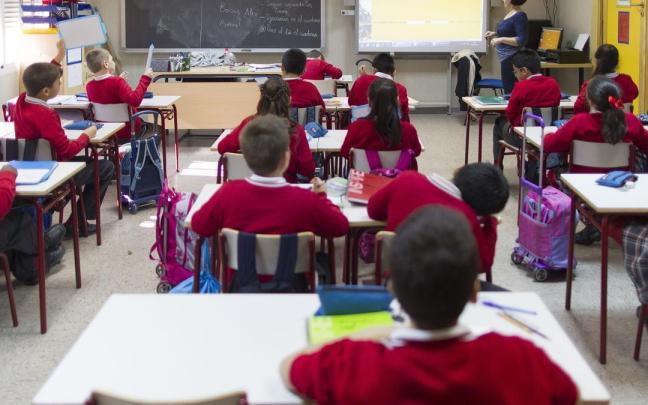 Imagen de archivo de unos alumnos en un colegio