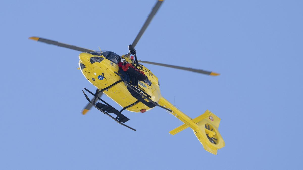 Lindsey Vonn es trasladada en helicóptero tras sufrir una fuerte caída en el descenso de los Juegos Olímpicos de Invierno.