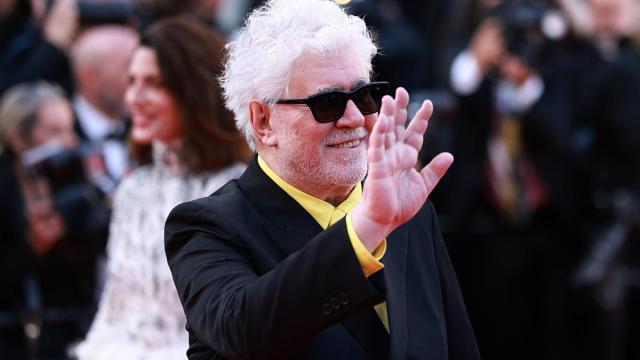 Almodóvar en la alfombra roja de Cannes.