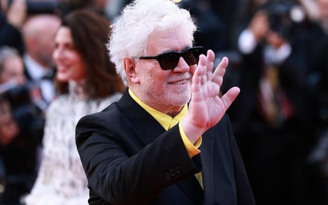 Almodóvar en la alfombra roja de Cannes.