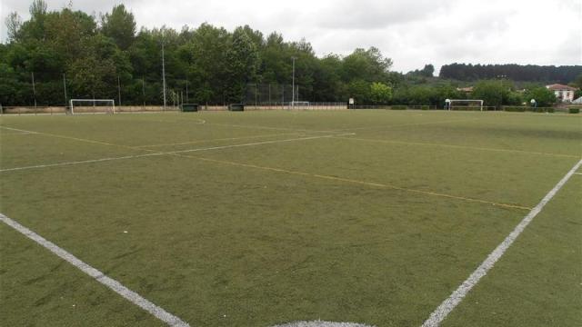 El campo de Larrea acogerá las sesiones de 'walking football' a partir del 21 de abril.