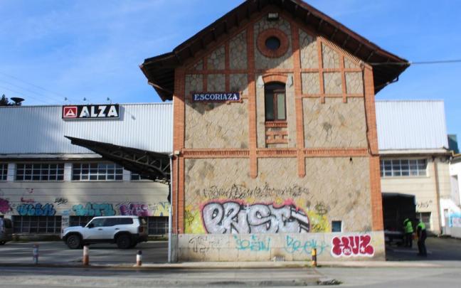 En la imagen, la antigua estación del ferrocarril Vasco-Navarro de Eskoriatza.