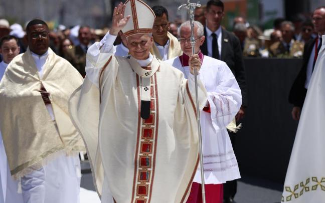 El Papa León XIV preside la celebración de la Santa Misa multitudinaria.