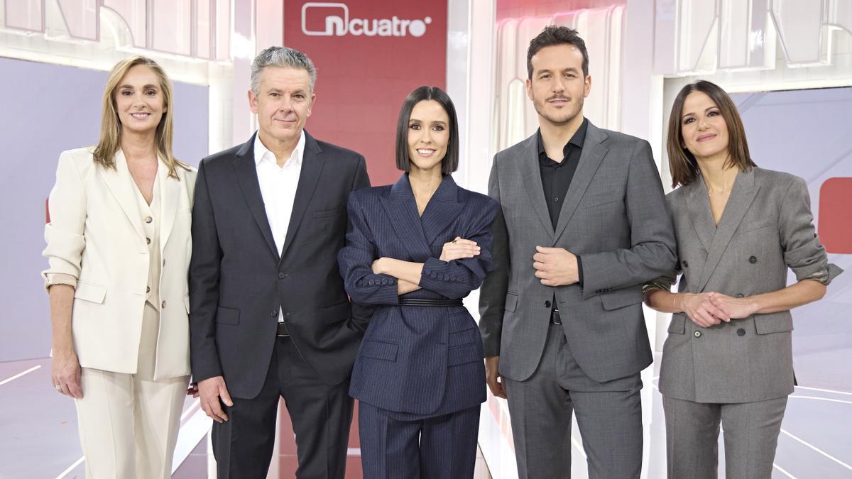 El equipo de ‘Noticias Cuatro’: Marta Reyero, Roberto Arce, Alba Lago, Diego Losada y Mónica Sanz.