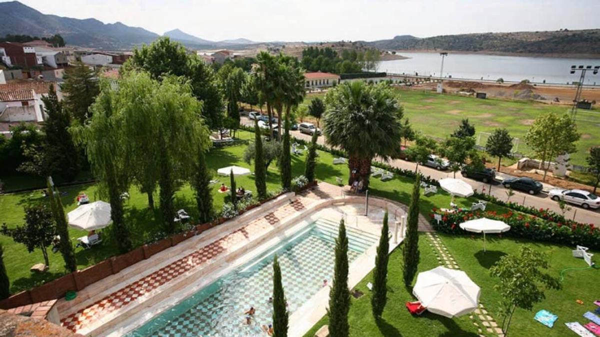 Vista general de los balnearios de Alange
