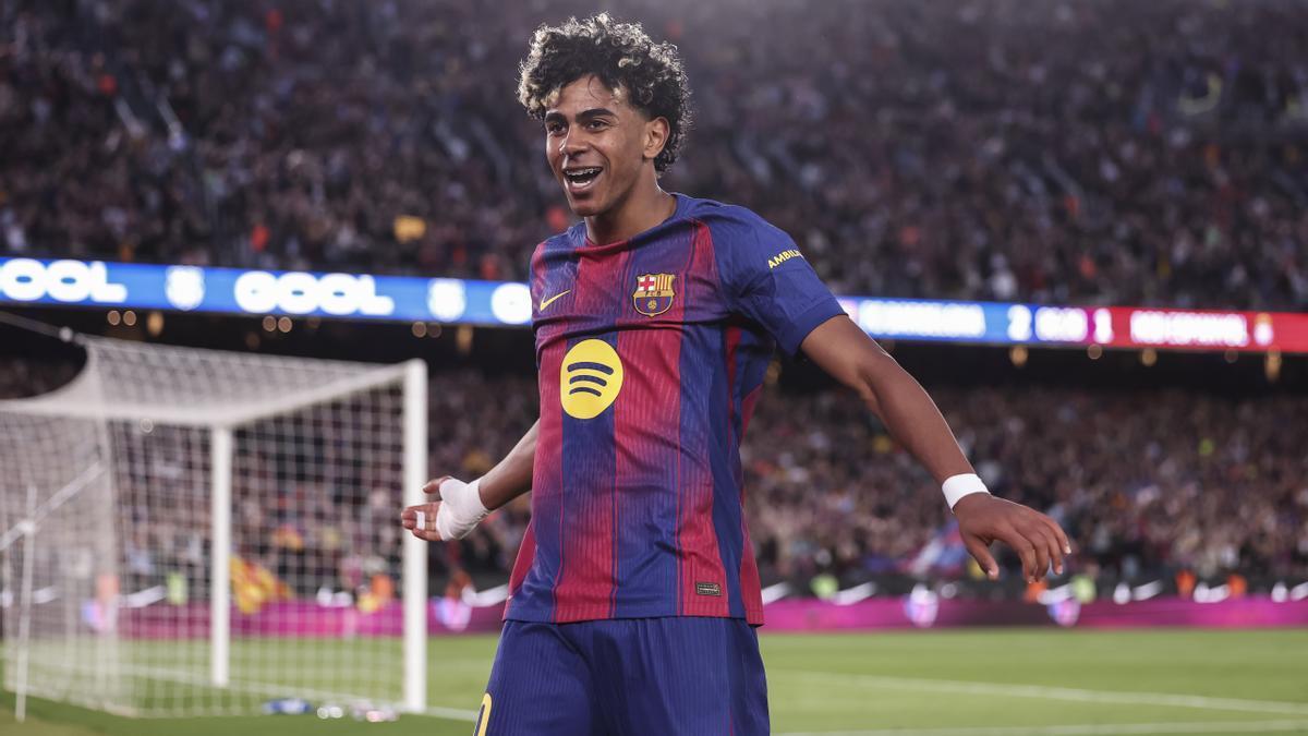 Lamine Yamal celebra su tanto frente al Espanyol.