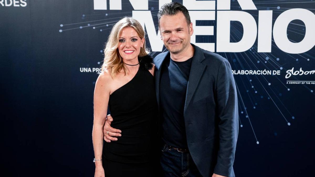 Andrea Ropero e Iñaki López durante la gala del 18º aniversario de 'El Intermedio'.