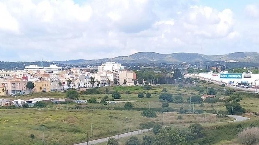 Imagen de la nave incendiada tras el hundimiento de parte del tejado