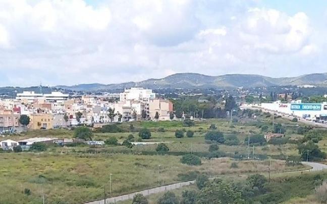 Imagen de la nave incendiada tras el hundimiento de parte del tejado