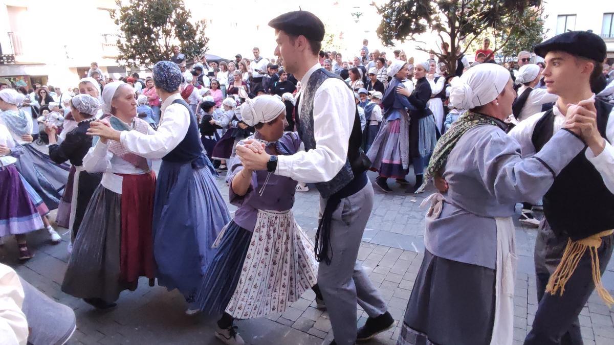 Debako Euskal Jaia iruditan