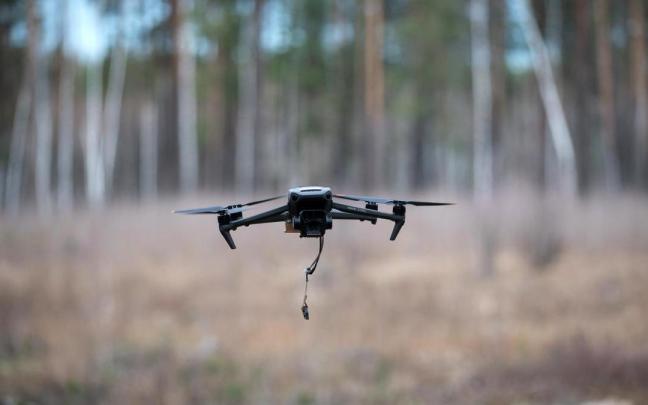 Un dron vuela durante un entrenamiento militar en Kiev. / EP Un dron vuela durante un entrenamiento militar en Kiev.
