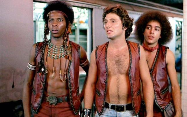 El fallecido David Harris (izquierda) en una escena de la película 'The Warriors'