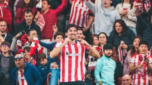 Dani Vivian celebra su gol