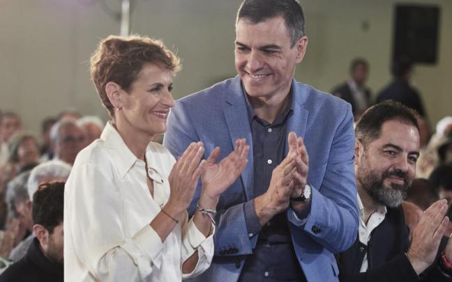 Pedro Sánchez y María Chivite, en el acto celebrado este sábado en la capital navarra.