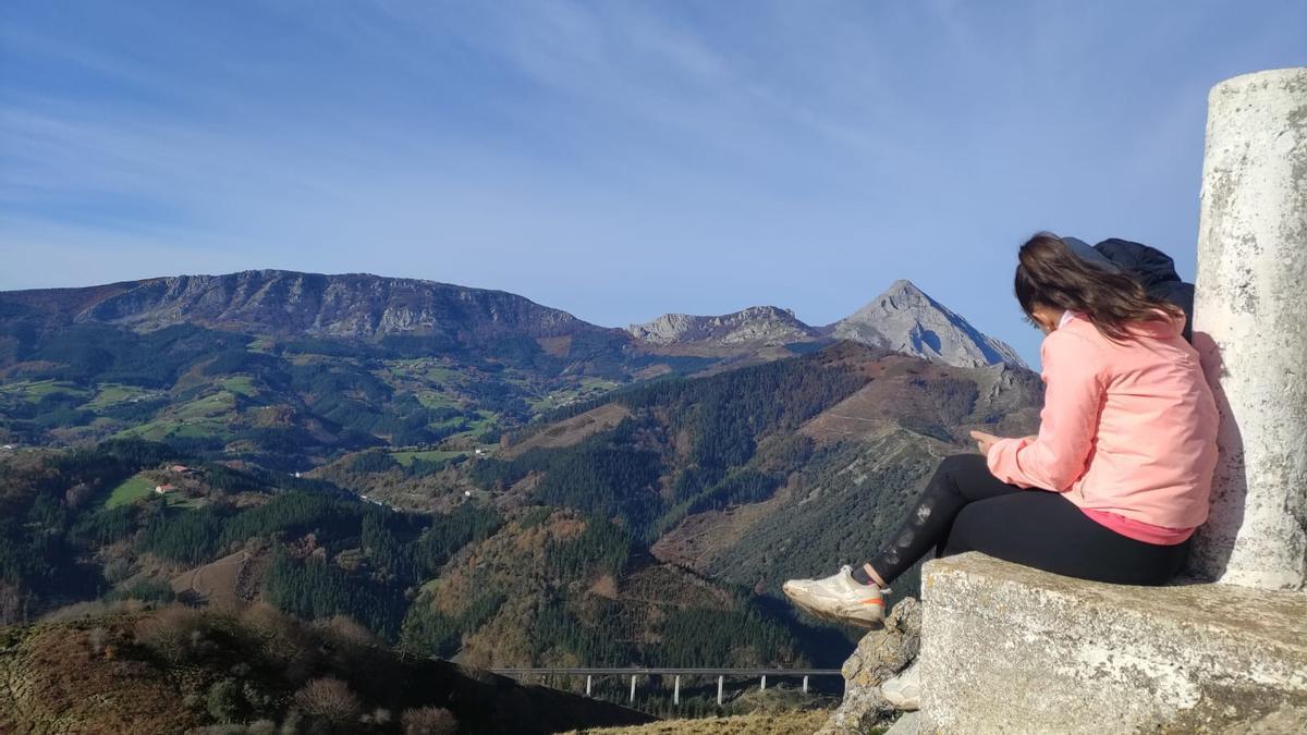 Espectaculares vistas en la cima de Murugain