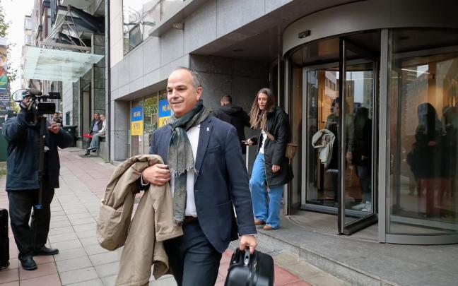 El secretario general de Junts per Catalunya, Jordi Turull, y la diputada de Junts, Miriam Nogueras, el 6 de noviembre de 2023.