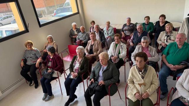 Basauritarras en uno de los centros sociales para mayores
