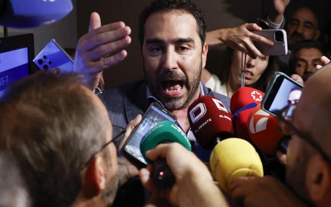 Aldama irrumpe en la comparecencia de Leire Díez: "¡Eres una sinvergüenza y una mentirosa!"