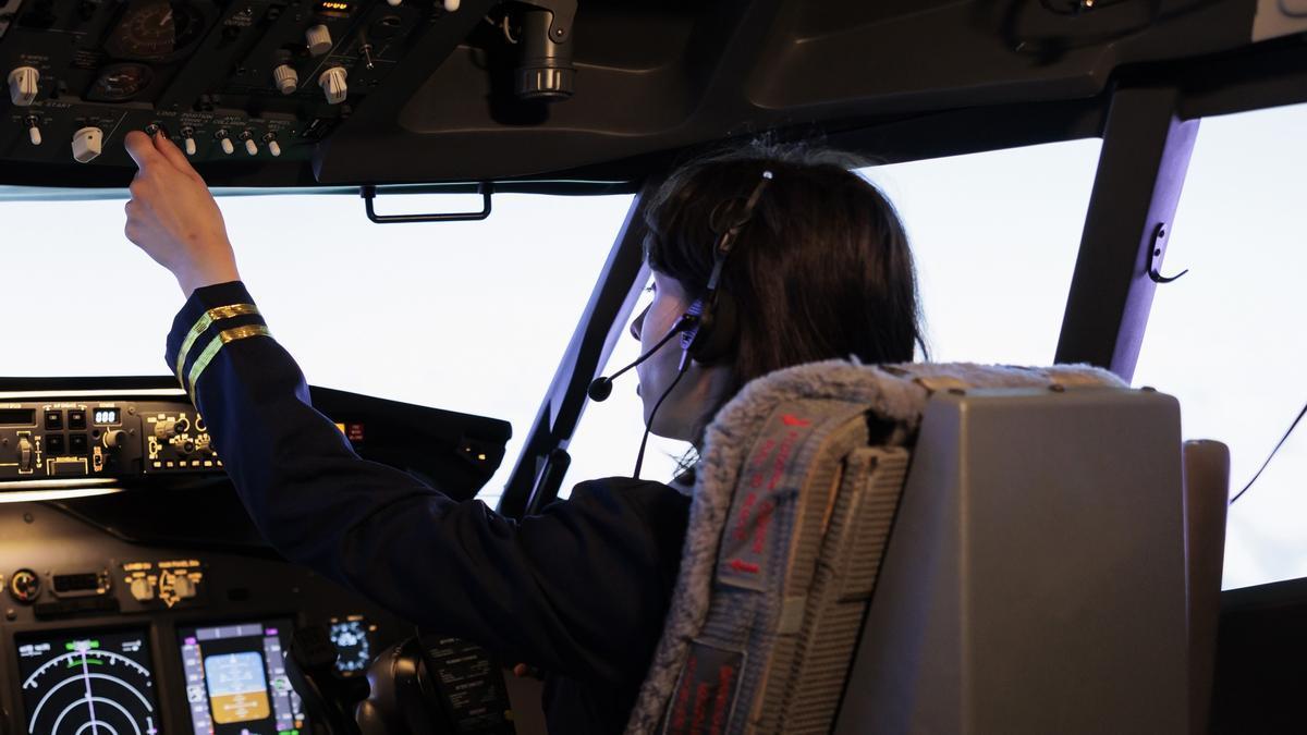 El informe pide favorecer un entorno educativo que permita a la mujer acceder a empleos relacionados con la tecnología.