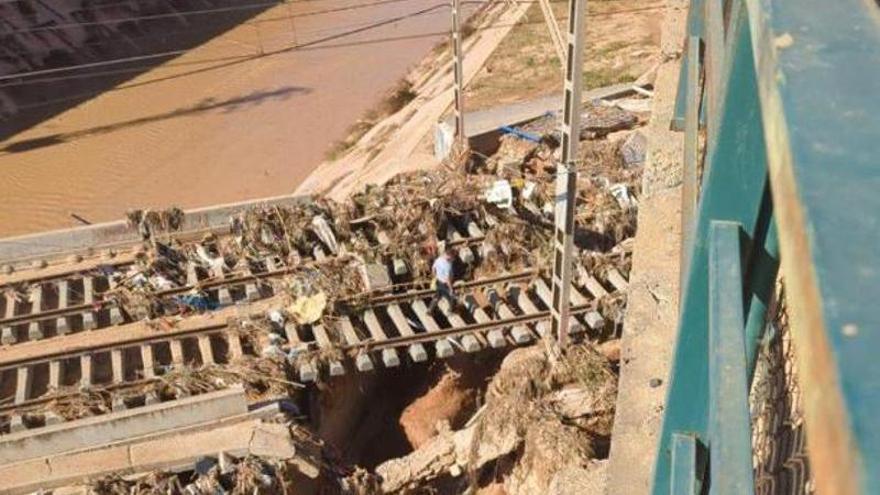 Imágenes de infraestructuras destruidas por la dana distribuidas por el Ministerio de Transportes y Movilidad Sostenible.