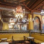 Imagen del interior del Café Iruña de Bilbao. Café Iruña