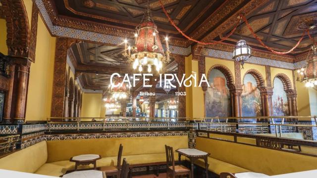 Imagen del interior del Café Iruña de Bilbao. Café Iruña Imagen del interior del Café Iruña de Bilbao. Café Iruña
