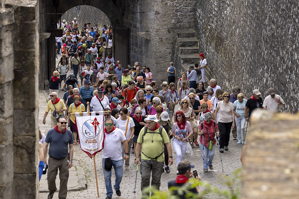 Marcha por el Camino de Santiago a su paso por Pamplona. Foto: Ayuntamiento de Pamplona