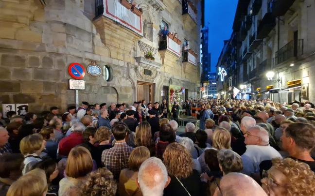  Salve multitudinaria a la Amatxu en el Casco Viejo de Bilbao