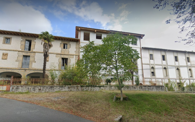 Vista del edificio afectado en el pasado mes de agosto. Foto: Google Vista del edificio afectado en el pasado mes de agosto. Foto: Google