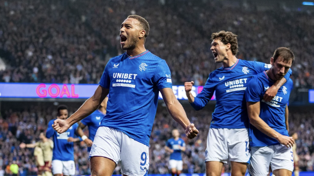 Cyriel Dessers celebrando un gol con el Rangers. Foto: RANGERS FC