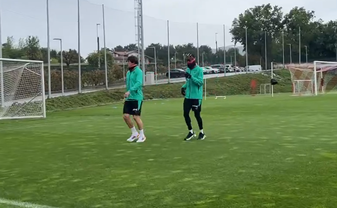 Unai Gómez y Nico Williams se prueban en el exterior