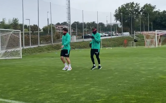 Unai Gómez y Nico Williams se prueban en el exterior Unai Gómez y Nico Williams se prueban en el exterior