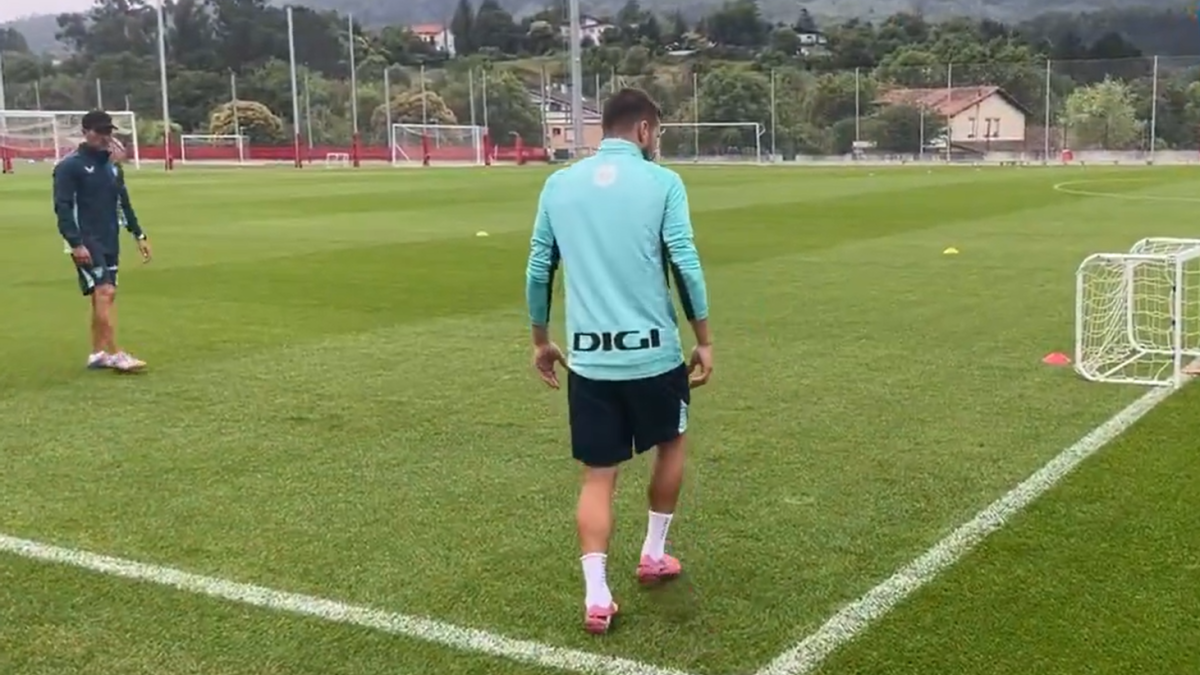 Andoni Gorosabel trota al margen del grupo 